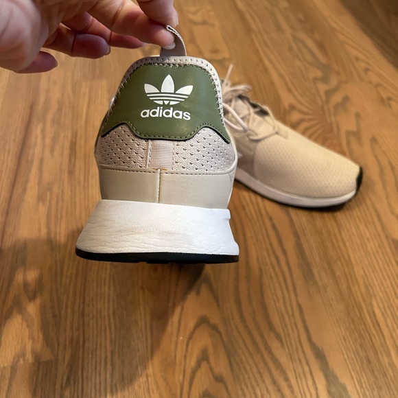 Adidas cross training running shoe in beige cream and sage green size USA 13 - Picture 5 of 9